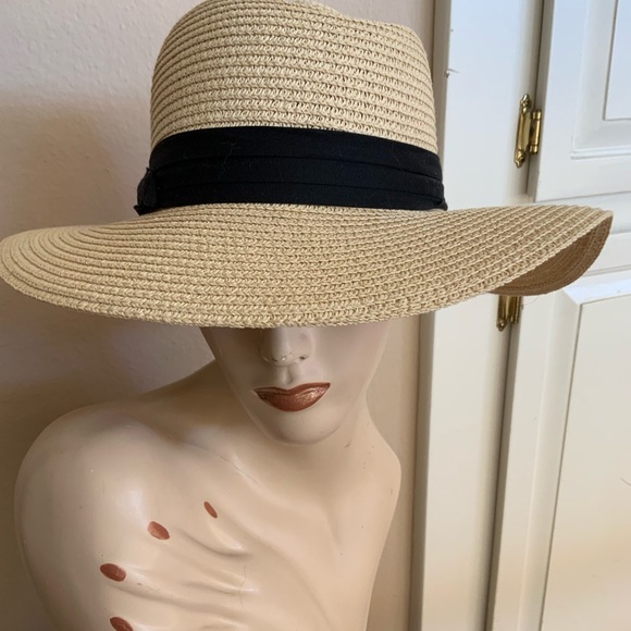 NWT..ANYCOSY…hat - Picture 2 of 8